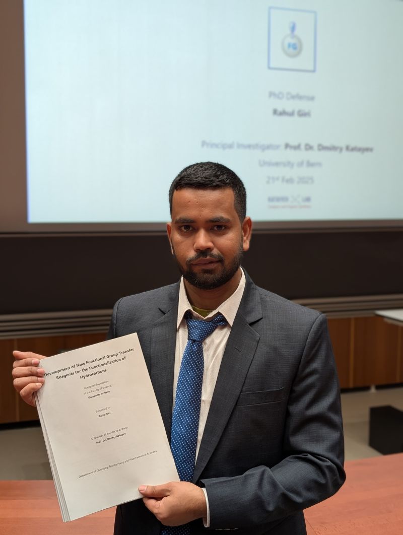 KatayevL's tweet image. Big congrats to Rahul Giri @grahul360 on his successful PhD defense! 🎉 4 years of hard work @unifrChemistry &amp;amp; @DCBPunibern  paid off! Huge thanks to @AntonioTogni &amp;amp; Eva Hevia @EvaHeviaGroup for their support.