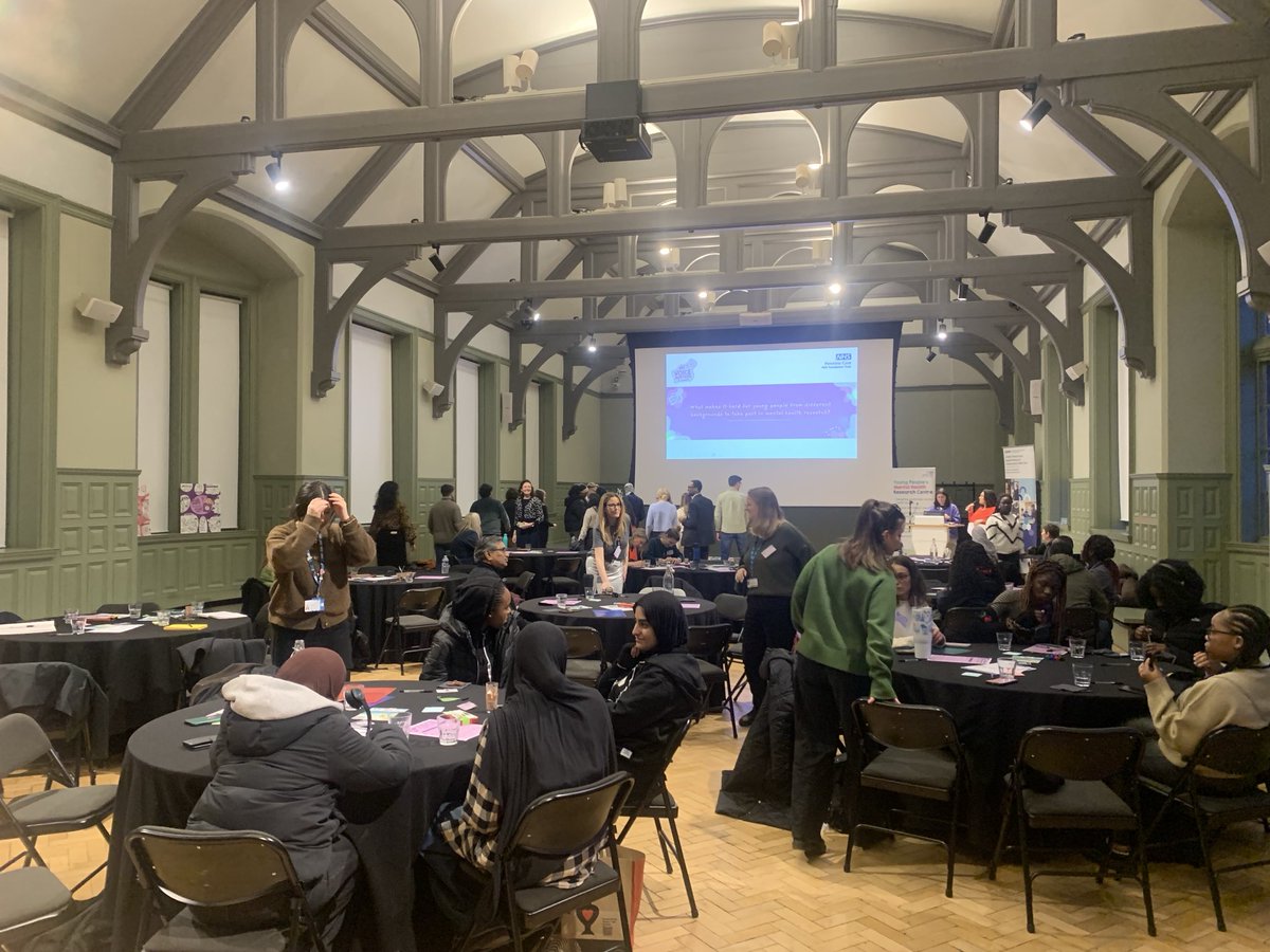 Sarah Parry tweet media