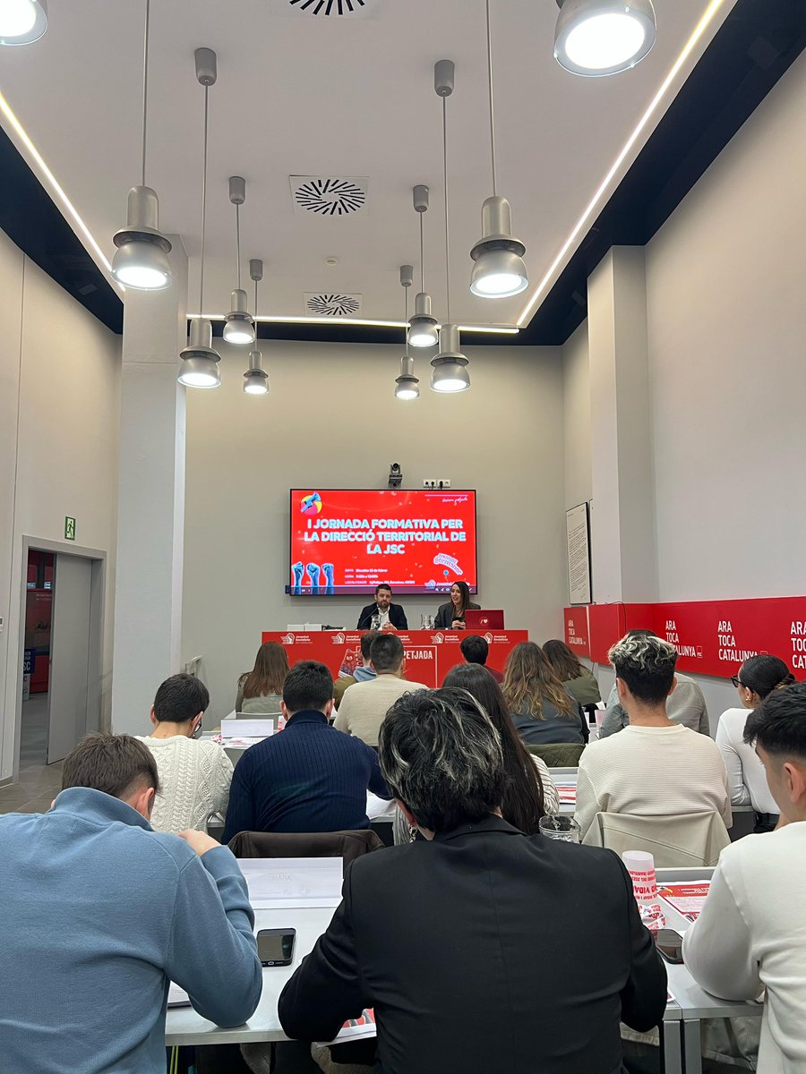 🚀🌹 Aquest cap de setmana vam assistir a la primera jornada formativa per a la direcció territorial de la <a href="/jsccatalunya/">JSC /❤️</a> 

Gràcies a la comissió executiva nacional per fer-la possible!