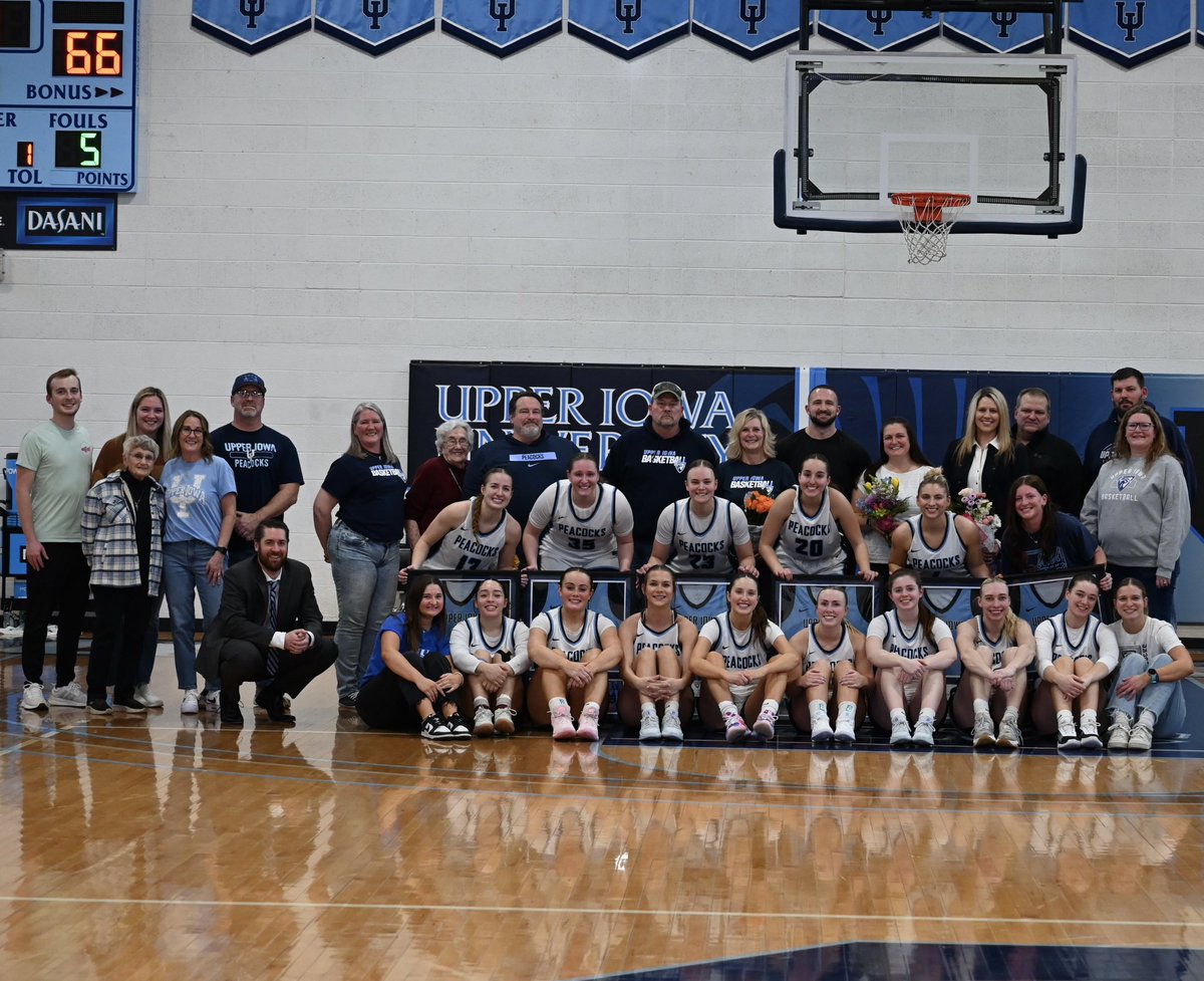 A great weekend celebrating our Senior Peacocks! 🦚🩵🏀

#FeathersUp