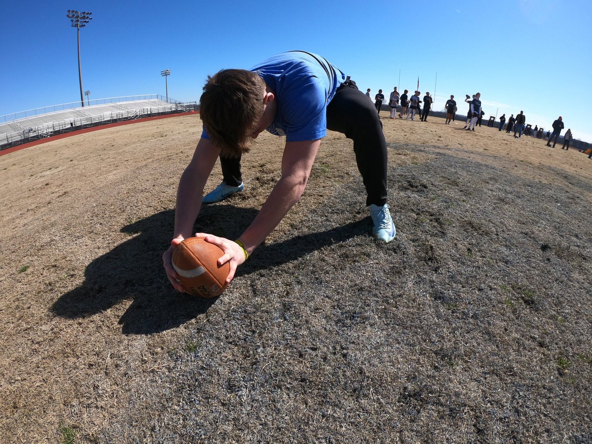 andrewcam50's tweet photo. Blessed to have the opportunity to be apart of Rubio’s spring Long Snapping camp in Nashville!
#RubioFamily 
@TheChrisRubio 
@LongSnappingLS https://t.co/tmo4vBeHRU