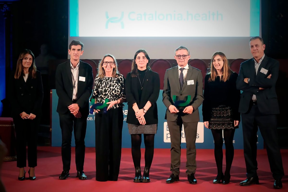 Recerca i Universitats (@recercauniscat) on Twitter photo 📍Nit de #CataloniaHealth a <a href="/UniBarcelona/">Universitat de Barcelona</a>
📢La #consellera Núria Montserrat lliura el 1r premi Catalonia.Health a <a href="/Joanxcomella/">Joan Comella</a>, director de R+I del <a href="/SJDbarcelona_ca/">Hospital Sant Joan de Déu Barcelona CAT</a>
ℹ També clou l'acte, punt de trobada d'emprenedors, directius i professionals de biomedicina i de salut 📍Nit de #CataloniaHealth a <a href="/UniBarcelona/">Universitat de Barcelona</a>
📢La #consellera Núria Montserrat lliura el 1r premi Catalonia.Health a <a href="/Joanxcomella/">Joan Comella</a>, director de R+I del <a href="/SJDbarcelona_ca/">Hospital Sant Joan de Déu Barcelona CAT</a>
ℹ També clou l'acte, punt de trobada d'emprenedors, directius i professionals de biomedicina i de salut