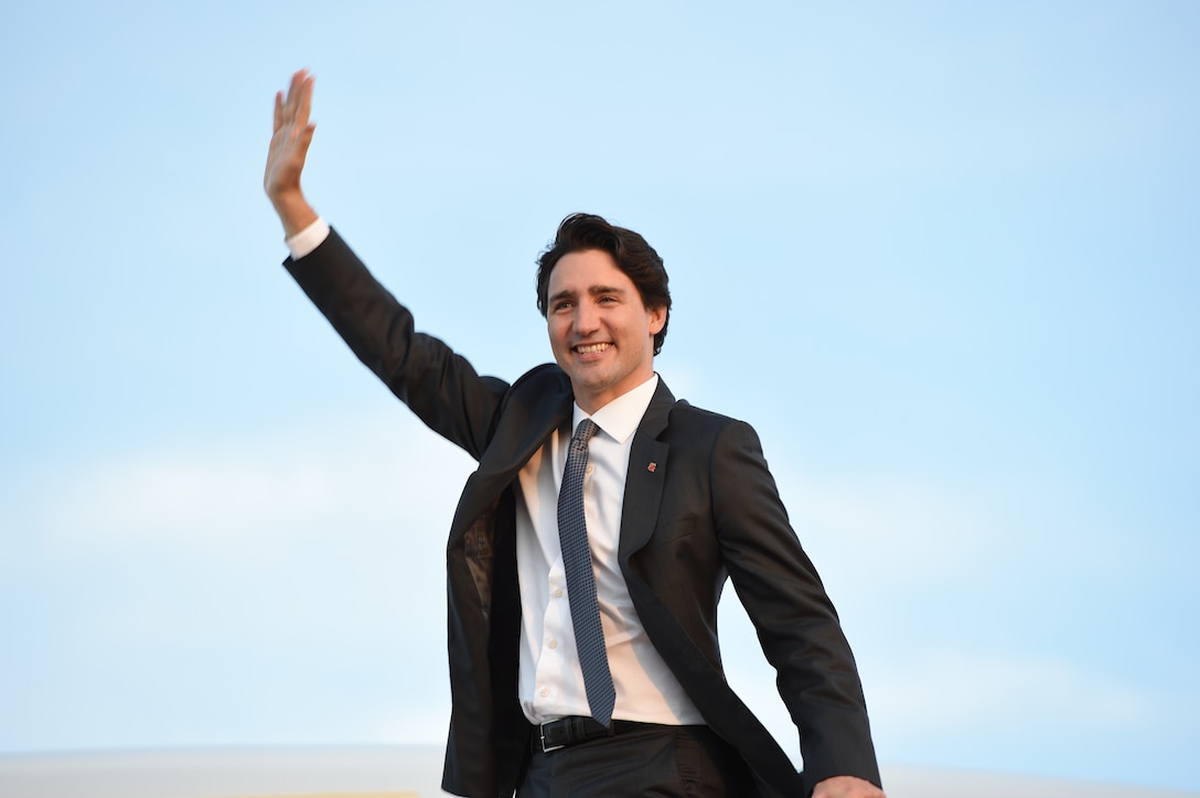 MarkCarney_Ego's tweet photo. Parliament is closed, but that doesn't stop me from flying my enormous private jet to Ukraine.

It burns 6,000kg of fuel per hour, costs taxpayers $35,000 per hour to operate, and this trip emits more than your car will over the next ten years.

We are in a climate emergency. https://t.co/cTpzOxti2z