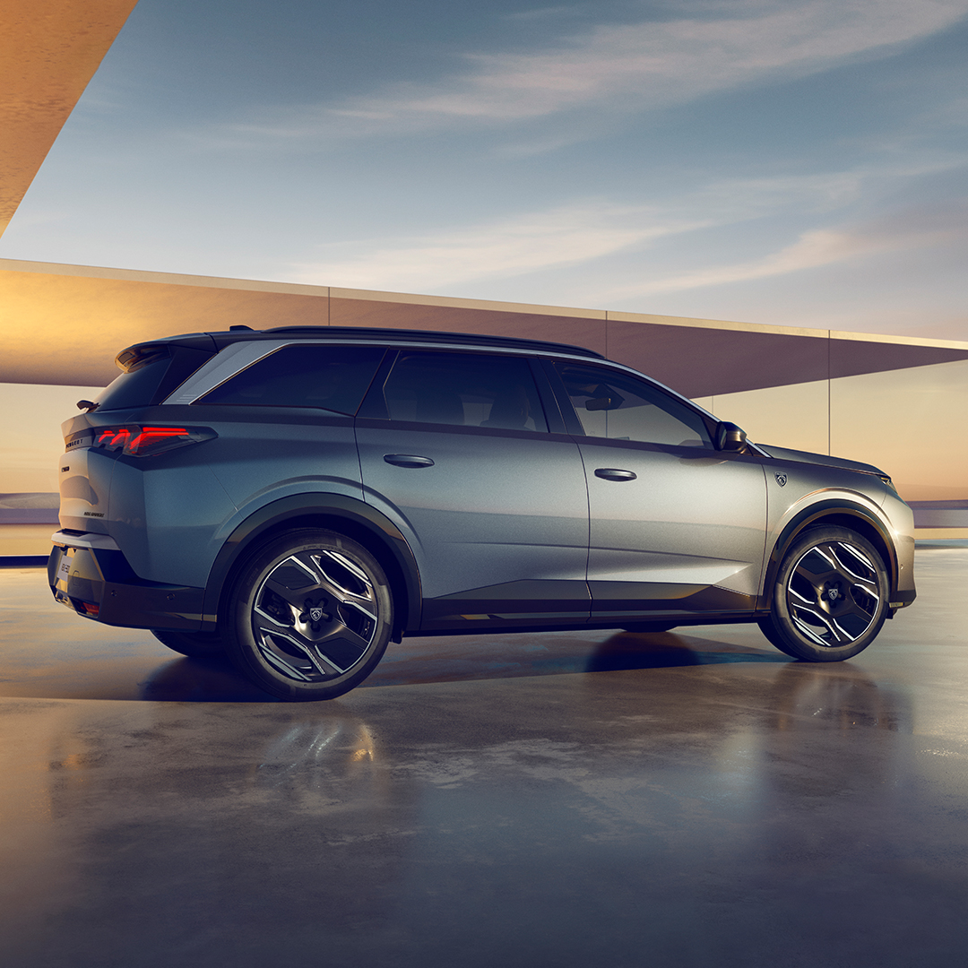 From school runs to road trips, the #NewPeugeotE5008 is perfect for every journey.

#NewFrontierInElectric #Peugeot
