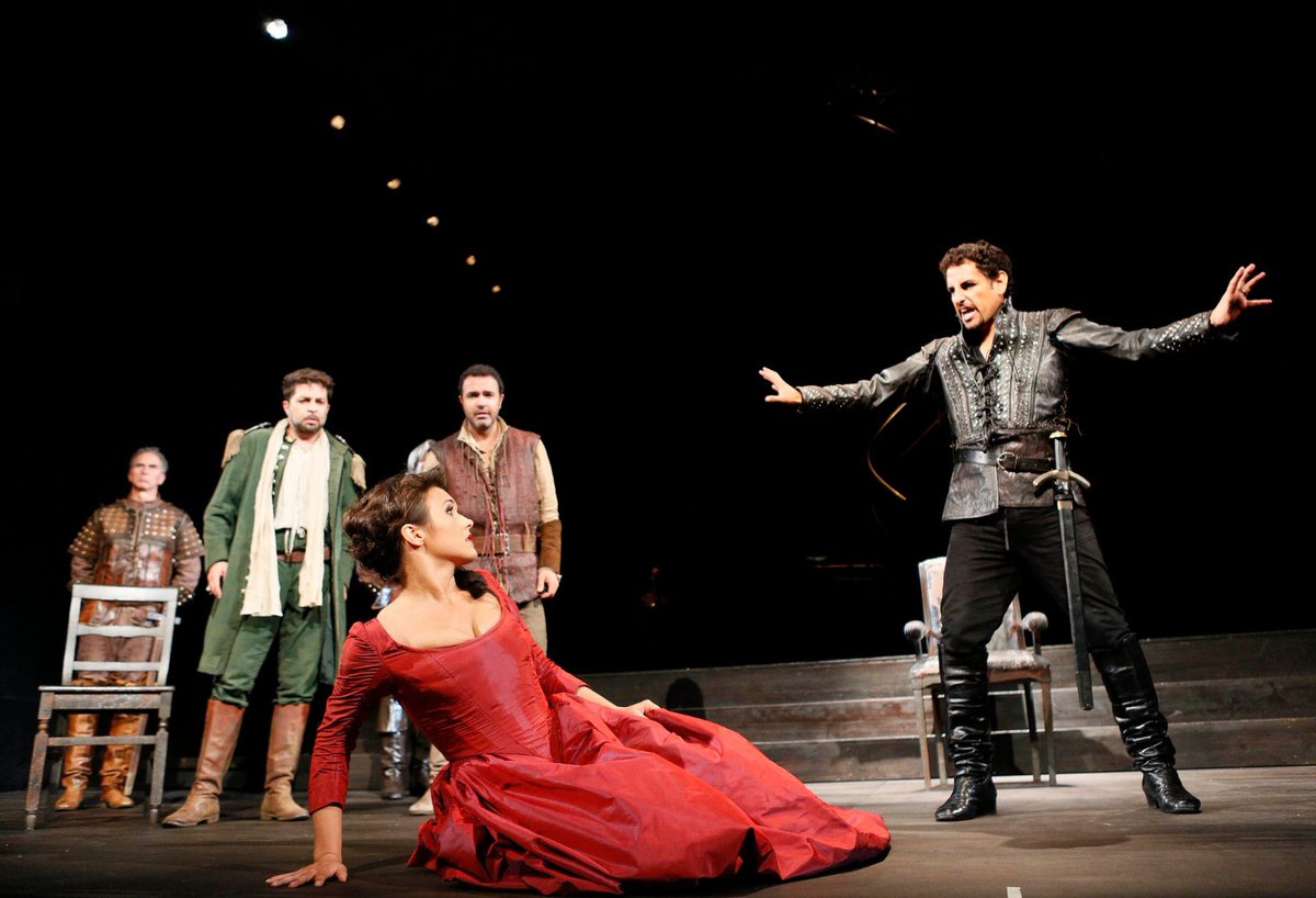 Rof_Pesaro's tweet photo. ๐ Oggi Matilde di Shabran compie 203 anni!
L'opera รจ andata in scena al ROF nel 1996 diretta da Yves Abel con la regia di Pier'Alli, nel 2004 nella produzione di Mario Martone con Riccardo Frizza sul podio, ripresa nel 2012 con la direzione di @M__Mariotti.
#ROFMatilde https://t.co/wU60rG0mJ9