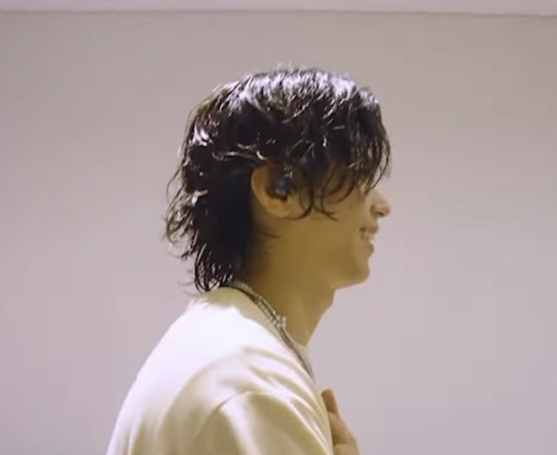 SUIKAnyaForger's tweet image. 神宮寺くん..
ライブ終わった後も胸に手当ててる🖐️

楽しくて胸いっぱいだと胸に手を当てるの？
しあわせ噛みしめてるの？

なにそれー😆可愛すぎてしんどい🫠
ムリー可愛すぎるー🥰🩵
あぁ..🩵(そっと胸に手を☺️🩵)

#神宮寺勇太
#GOD_i
#Numbering 
#Number_i 
youtube.com/@number_i_offi…