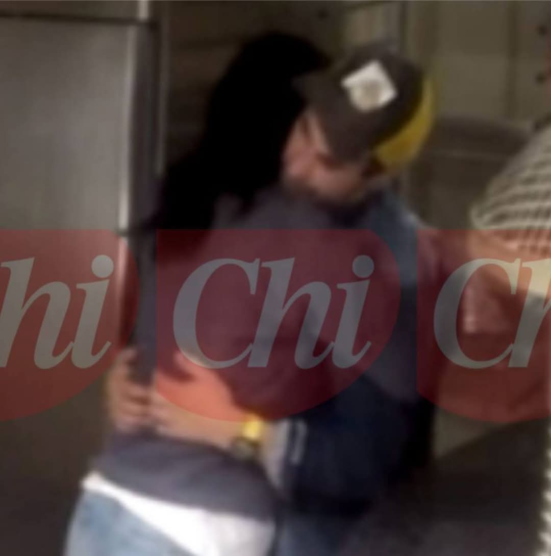 lavicinadicasaY's tweet photo. #YuliaBruschi e #SimoneCosta di nuovo insieme? Lui prende in giro #Giglio. Γ un possibile ritorno di fiamma tra i due ex? Il giornale #Chi posta le foto che li vede insieme.
#GrandeFratello https://t.co/iv16cPTVt1