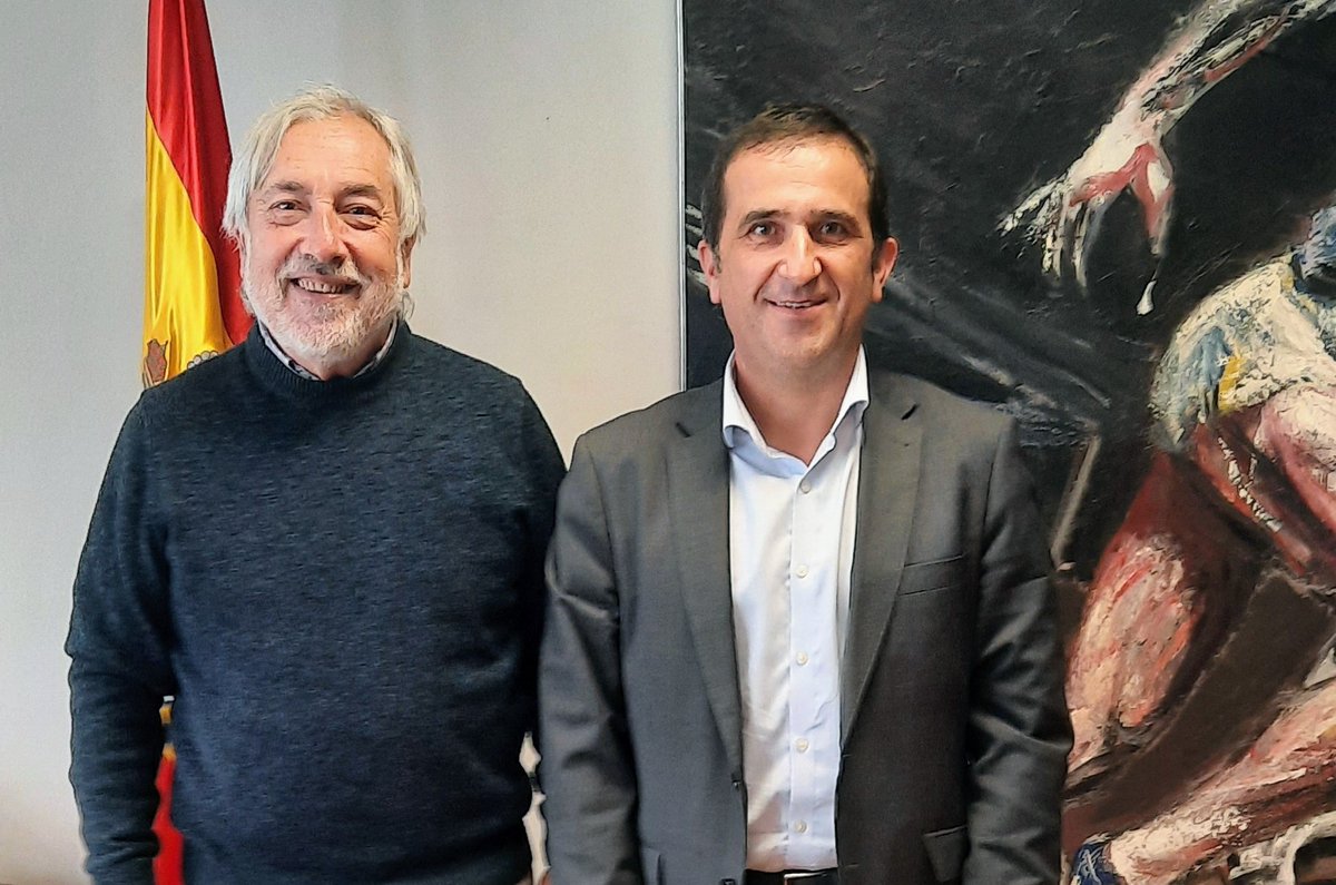 Entrevista <a href="/FPGironaFC/">Federació Penyes Girona FC</a> amb Juan Luis Soto, cap del gabinet del CSD. Desenvolupament de la Ley del Deporte, el Consejero Independiente en els Consells d'Administració dels clubs, representació de l'afició a la Comisión estatal contra la violencia.. i d'altres
Seguirem.
<a href="/GironaFC/">Girona FC</a>