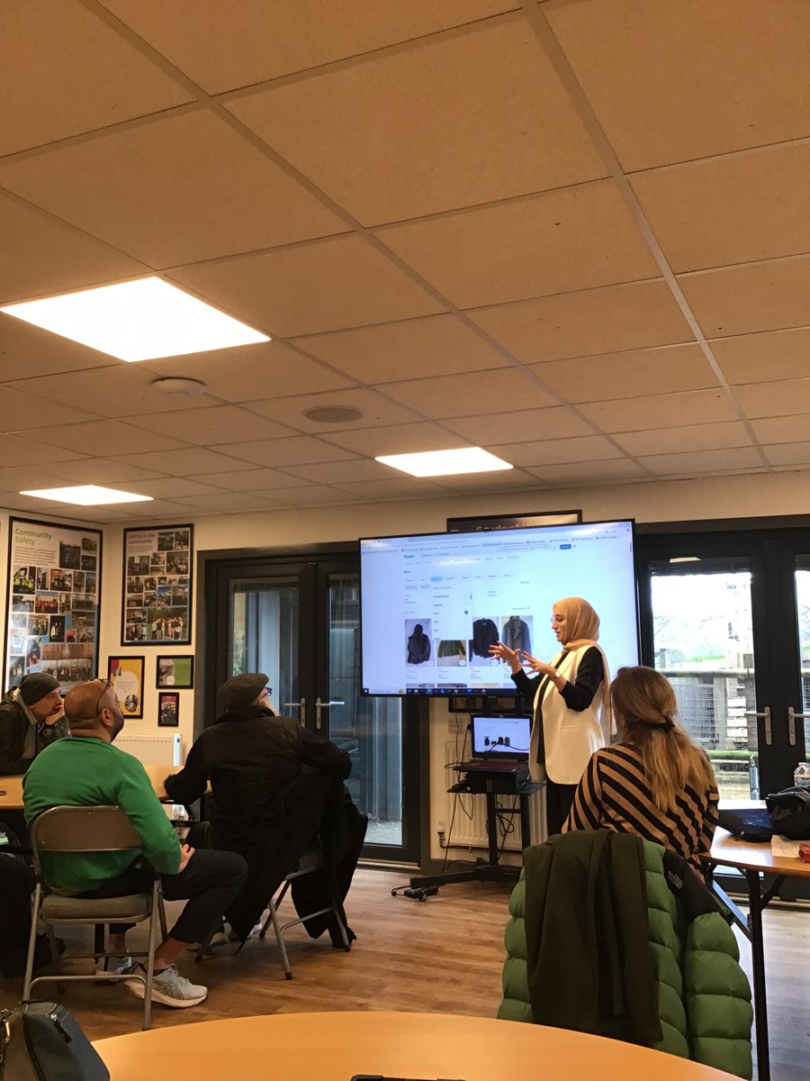 100DigitalLeeds's tweet image. @DAMASQLTD delivered a fantastic Multiply session today focussing on how to be safe and savvy while online.📲🛒💸 @eandsleeds #digitalinclusion