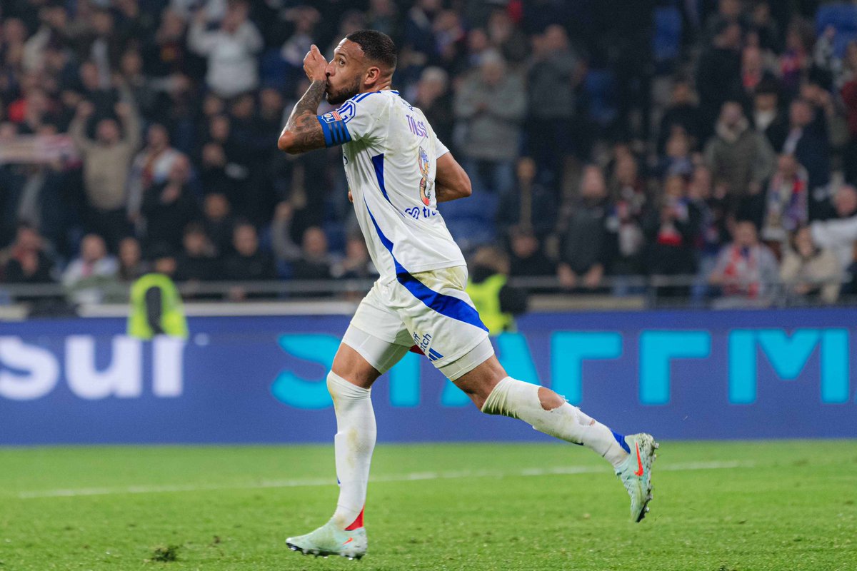 Corentin Tolisso (@corentintolisso) on Twitter photo Merci pour votre énorme soutien , on lâchera rien !!! ⚔️🦁❤️💙 #TeamOL #TeamTHM <a href="/OL/">Olympique Lyonnais</a> Merci pour votre énorme soutien , on lâchera rien !!! ⚔️🦁❤️💙 #TeamOL #TeamTHM <a href="/OL/">Olympique Lyonnais</a>