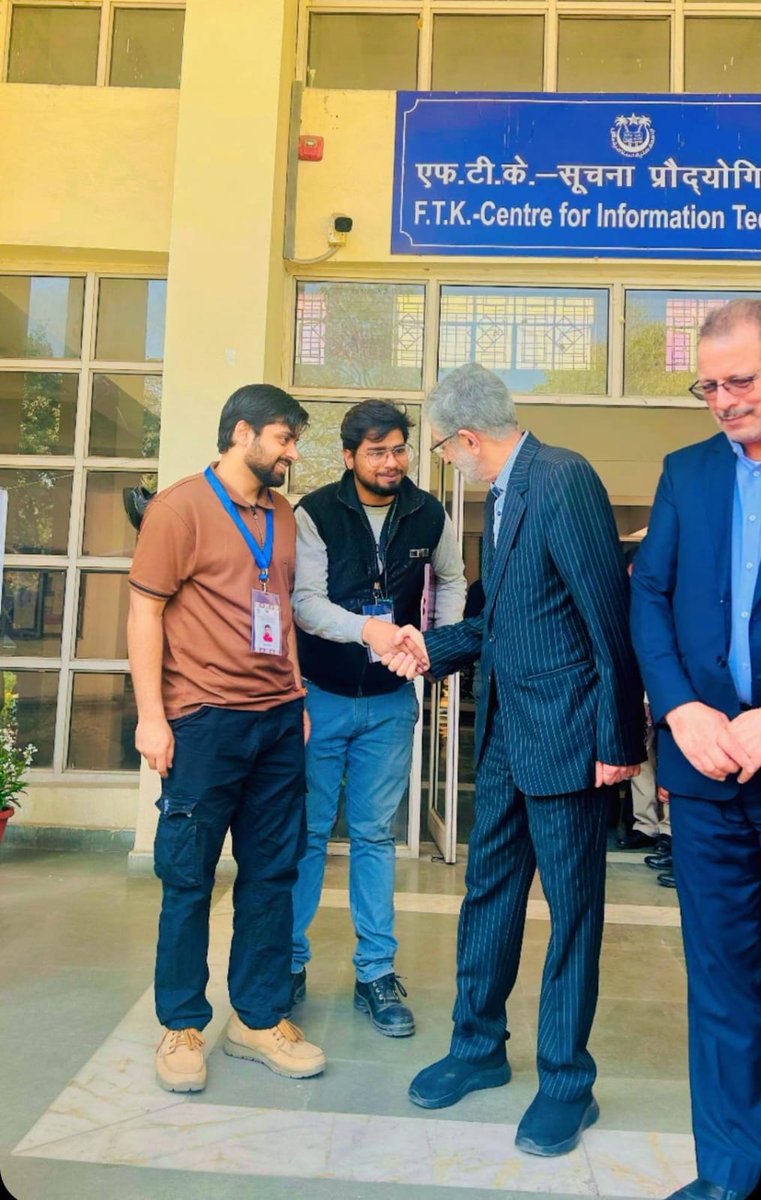 SahilAmrohvi's tweet photo. 38th Conference of All India Persian Teachers' Association (AIPTA) was held at Jamia Millia Islamia University @jmiu_official with the presence of Dr. Iraj Elahi @IranAmbIndia and Dr. Gholam Ali Haddad Adel @HaddadAdel_ir the honorable president of Saadi Foundation. https://t.co/anBg3P3OCS