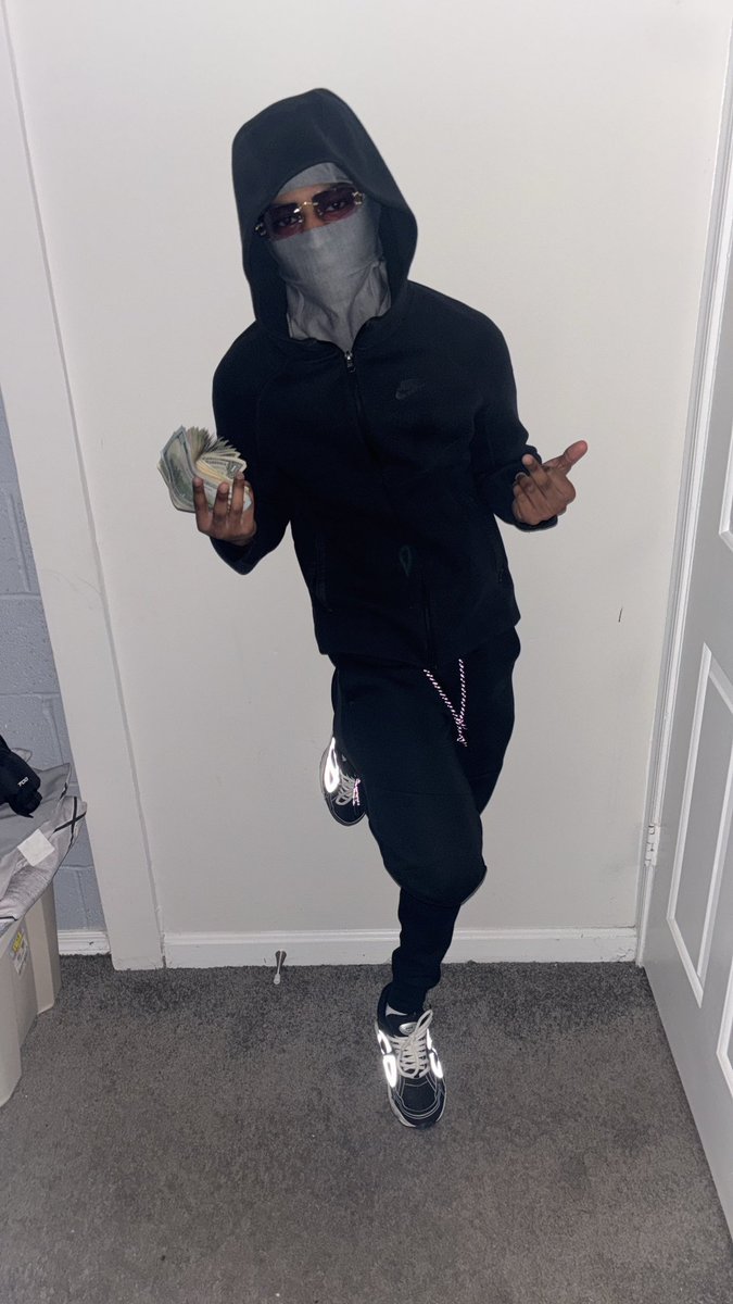 lajerm__'s tweet photo. motivation for the youth 👎🏾 https://t.co/WdL5jE1xKG