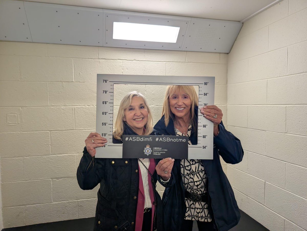 What a wonderful morning spent with the <a href="/NWPolice/">North Wales Police</a> team, hosting a pilot scheme at the now decommissioned custody cell at Mold Police Station.
It was a pleasure to welcome our Clwyd High Sheriff for 25/26, Julie Gillbanks, on this visit. #Highsheriffs #northwalespolice