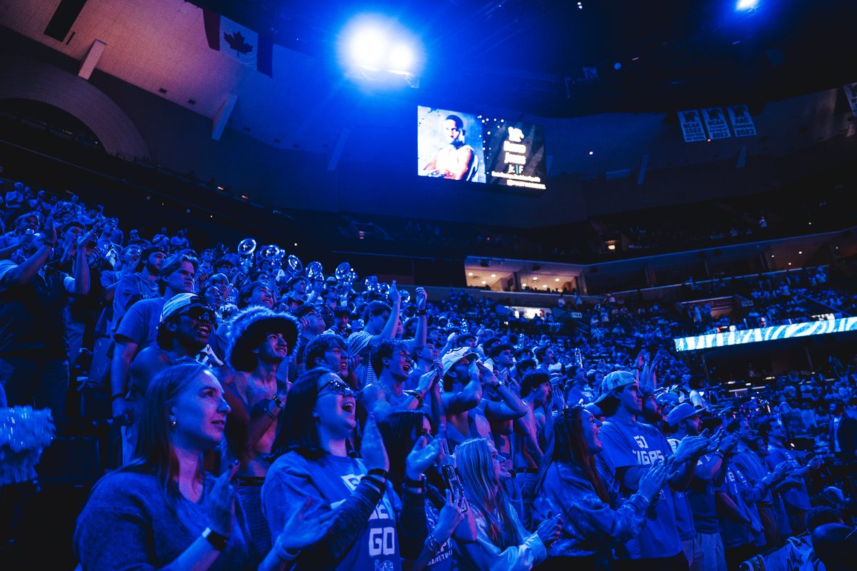 Pizza and Parking Passes 🍕🚙

<a href="/uofmemphis/">University of Memphis</a> students, stop by the UC today from 12-2 to pick up your parking pass for Wednesday's <a href="/Memphis_MBB/">Memphis Basketball</a> game against Rice! There are only 2⃣ home games left this season, so don't miss out!

🎟️ gotigersgo.com/students