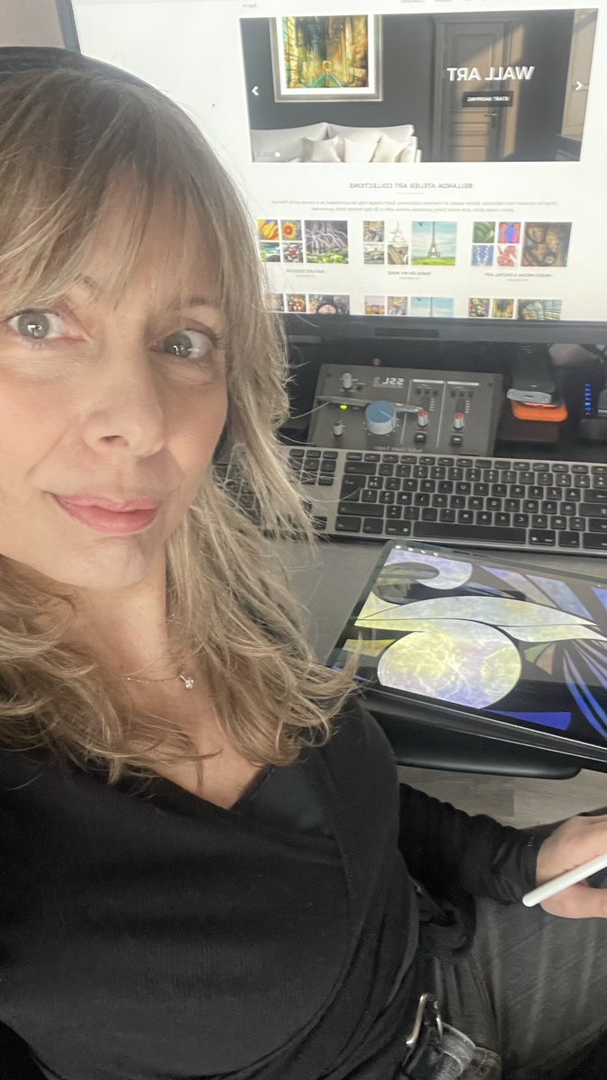 BellandaInParis's tweet image. Finishing the final touches on my new piece ! Hopefully, adding it to my website today.