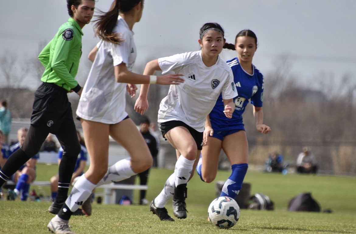 Sting Black ECNL 10 (@stingblkecnl10) on Twitter photo Eyes up and downfield. Jules Do distributing at #ecnltx. <a href="/CoachOrford/">Mike Orford</a> <a href="/StingBlackEcnl/">Sting Dallas Black ECNL</a> <a href="/StingSoccerClub/">Sting Soccer Club</a> <a href="/adamflynnAF/">Adam Flynn</a> <a href="/PrepSoccer/">Prep Soccer ⚽️</a> <a href="/ImYouthSoccer/">ECNL/GA/Recruiting/College Soccer</a> <a href="/TheSoccerWire/">SoccerWire</a> #ecnl #ECNL2010 Eyes up and downfield. Jules Do distributing at #ecnltx. <a href="/CoachOrford/">Mike Orford</a> <a href="/StingBlackEcnl/">Sting Dallas Black ECNL</a> <a href="/StingSoccerClub/">Sting Soccer Club</a> <a href="/adamflynnAF/">Adam Flynn</a> <a href="/PrepSoccer/">Prep Soccer ⚽️</a> <a href="/ImYouthSoccer/">ECNL/GA/Recruiting/College Soccer</a> <a href="/TheSoccerWire/">SoccerWire</a> #ecnl #ECNL2010