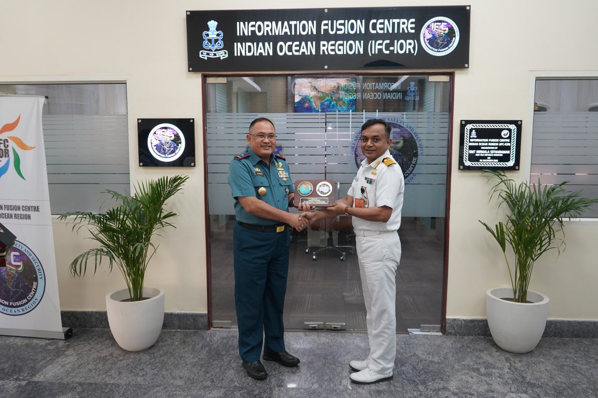 IFC_IOR's tweet photo. #IFCIOR hosted a 44 member delegation from the Indonesian Armed Forces and Staff College (SESKO TNI) led by Cmde Johanes Djanarko Wibowo, Commander of the Course Corps. 

Engaging discussions accentuated the importance of maritime data collaboration, pivotal role of #ILOs in #information sharing and   the Centre's role towards strengthening #MDA in the #IOR. 

@indiannavy
@IndianEmbJkt 
@sandiplomat