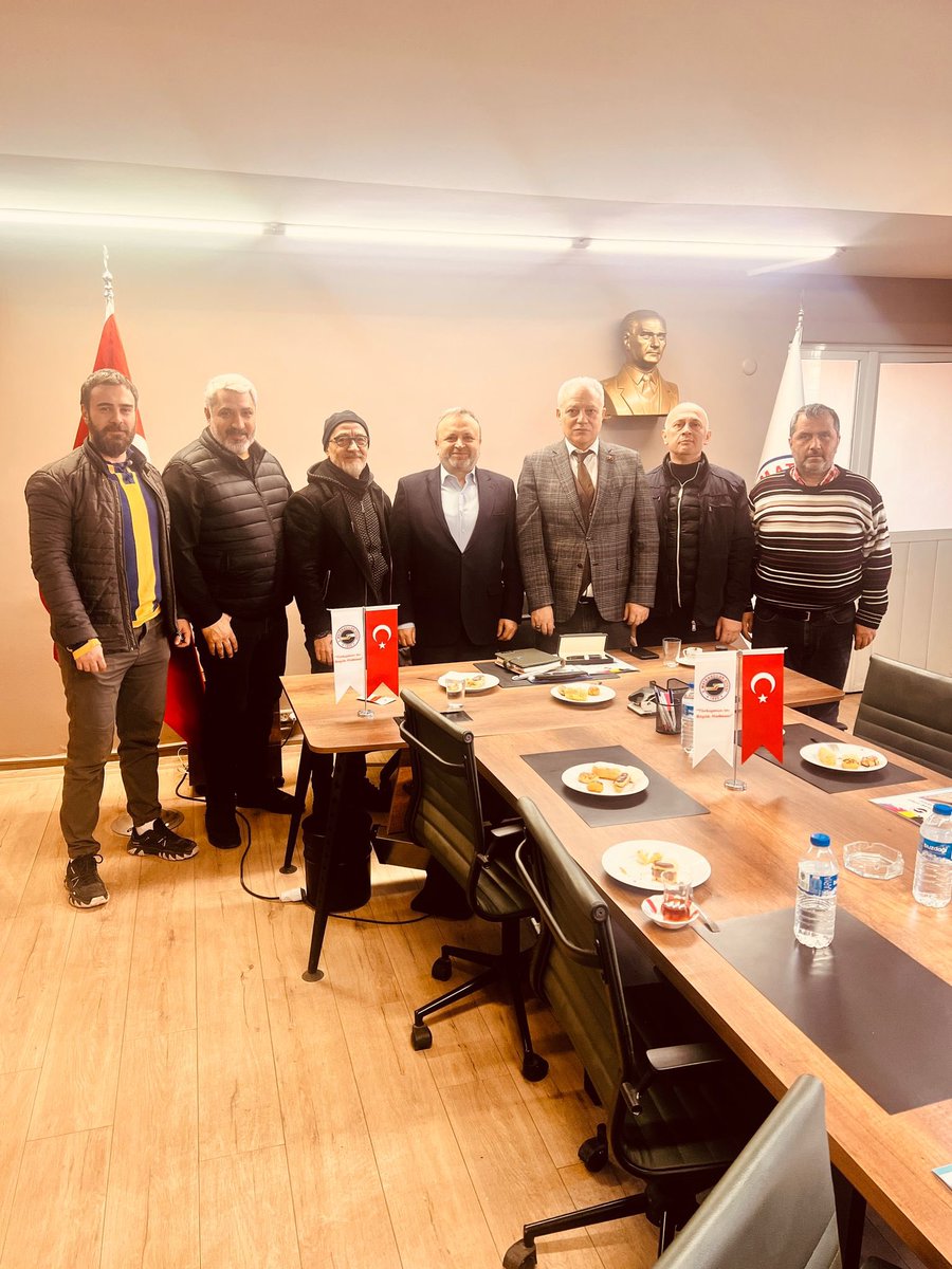 Matbaacılar site yönetim başkanı Bayram Sarıkaya ve yönetimini ziyaret ettik. 
Misafirperverliklerinden ve hoş sohbetlerinden dolayı kendilerine teşekkür ediyorum. 
<a href="/abdullahozdemir/">Abdullah Özdemir</a>