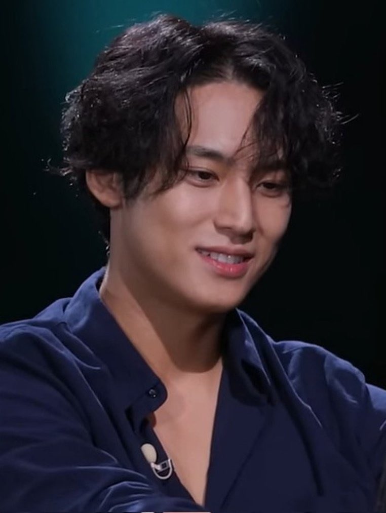 ggyufilms's tweet photo. "iya nih belum dapet yang cocok hehe"
- lemah
- insecure
- terasa desperate

"saya cuma mau sama KIM MINGYU"
- confident dan berkelas
- never settle for less
- memberikan vibes siap diseret ke poli jiwa https://t.co/4XtN7V9UBf