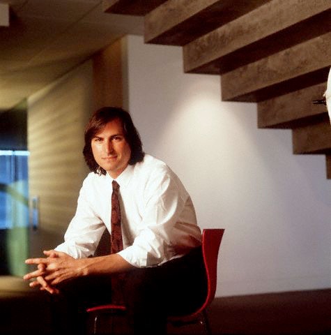 ClassicII_MrMac's tweet image. Today, Steve Jobs would have turned 70 years old.

To celebrate, I have selected four pictures of him that you might not have seen before.