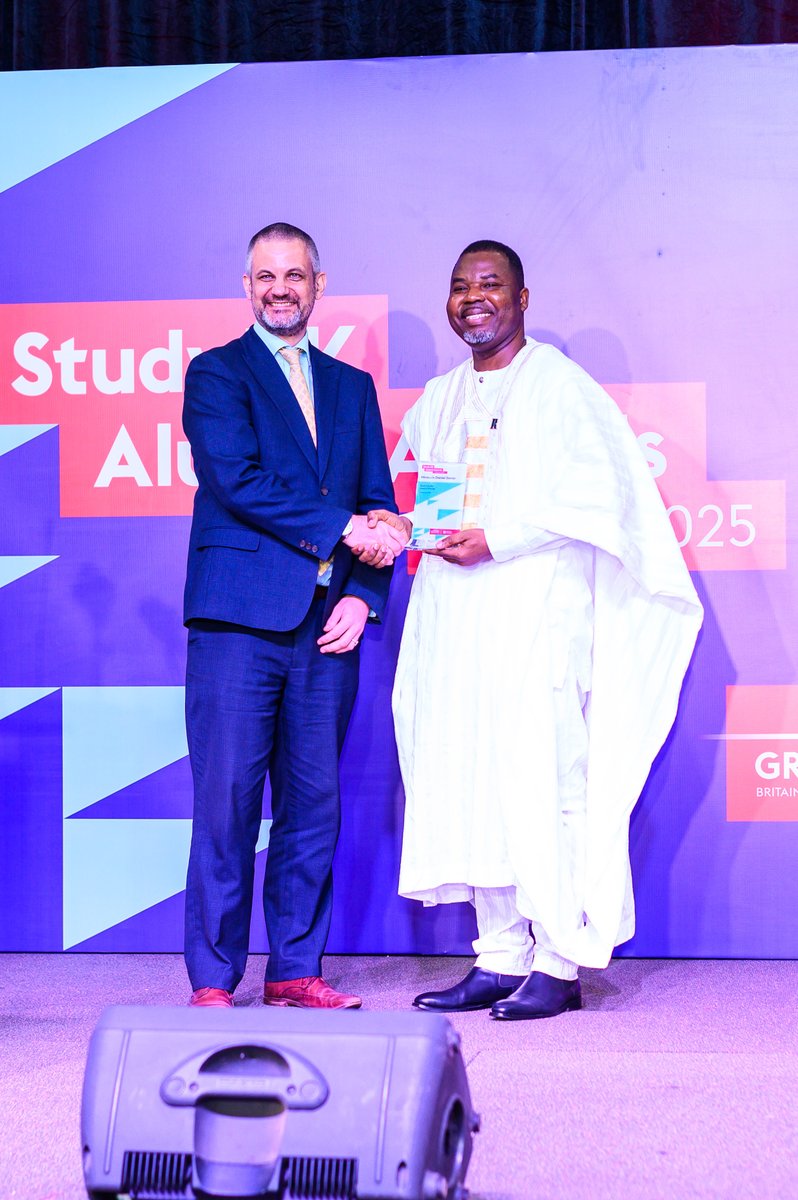 233GSET's tweet photo. We are beyond proud to celebrate our Director, @MiraculeDG , for winning the prestigious #StudyUKAlumniAward in the ππ¨ππ’ππ₯ ππππ’π¨π§ πππππ π¨π«π².
@noble_selorm @ocloo_miriam @Kofi_D233 @EghanJoana @TTELGhana @robinedwardtodd
#StudyUKAlumni #SocialImpact https://t.co/rk25QZB4wK