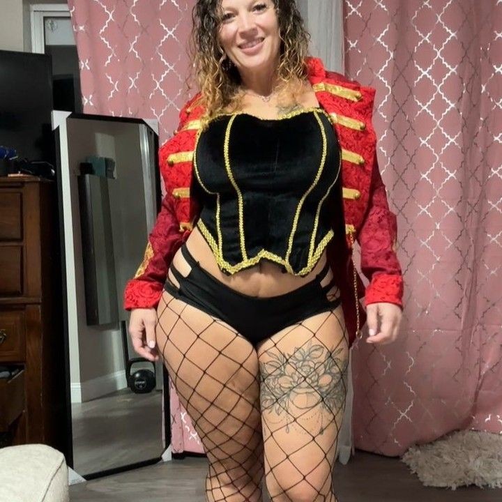 Can someone come and have a good time with me on bed tonight 
Ask for my location on my dm or through Comment