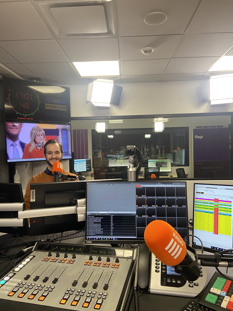 Tune ind på RADIO IIII fra 17-20, hvor vi rydder det meste af fladen og markerer tre-års-dagen for krigen i Ukraine.

Vi snakker:

- Fredsforhandlinger m. Isabel Bramsen <a href="/BramsenIsabel/">Isabel Bramsen</a> 
- Sanktioner mod Rusland - har de hjulpet? M. Christine Nissen fra <a href="/thinkeuropa/">Tænketanken EUROPA</a> 
- NGO-arbejde