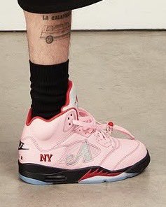 SoleRetriever's tweet photo. FIRST LOOK: Awake NY x Air Jordan 5 “Arctic Pink” 👀

🗓️ Fall 2025
📝 DV4982-600 https://t.co/a0NtDSjiHj