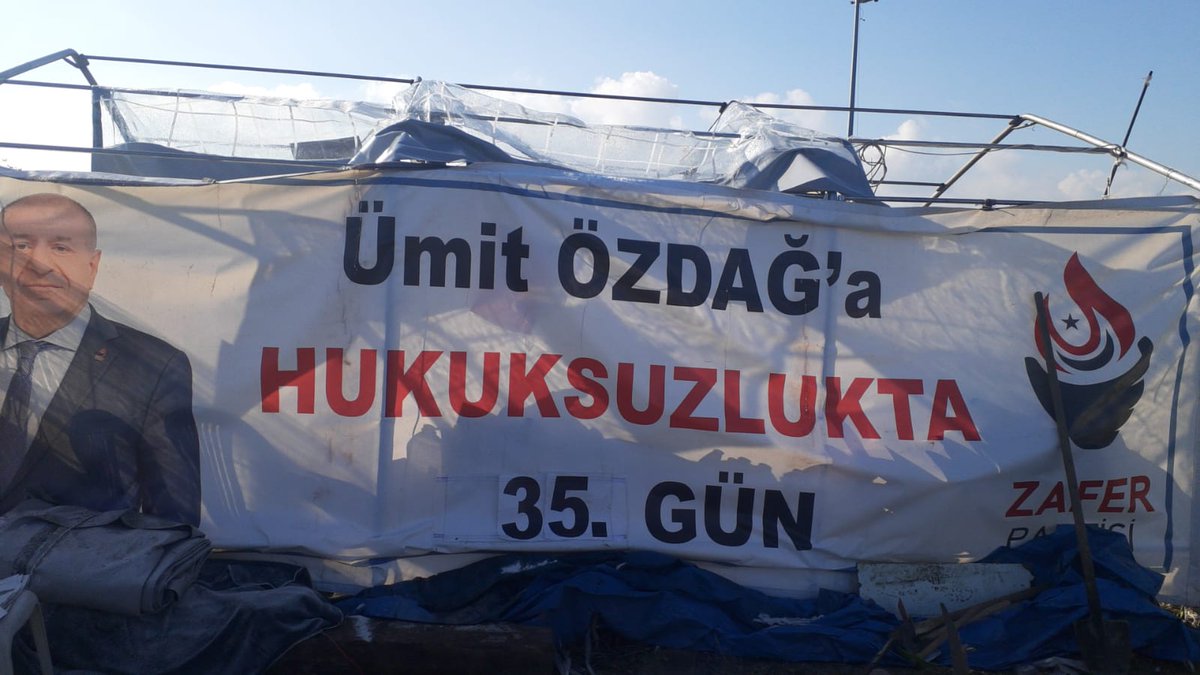 FETÖ’nün canlı ve diri olduğunu ısrarla söylüyoruz. “Maydanoz Döner” operasyonu mükemmel bir operasyona benziyor. Operasyonu yapan emniyet güçlerini tebrik ediyorum.

Zafer Partisi Genel Başkan Yardımcısı ve Gazi E. Emniyet Müdürü Fatih Eryılmaz FETÖ konusunda Türkiye’deki en