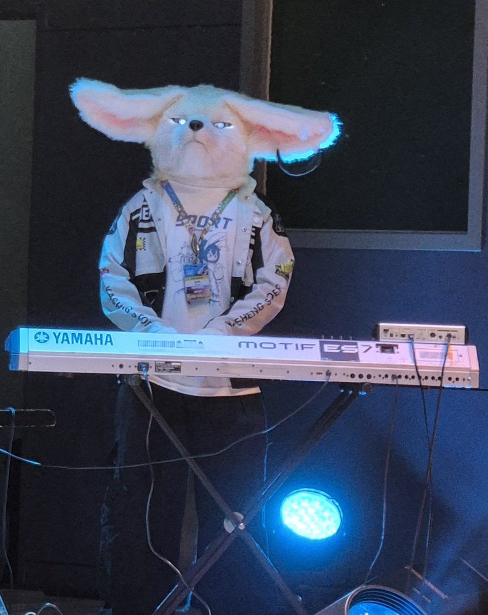 2025.02

#FurryBox2025 DJ /  #FurryJoA2025 <a href="/FURFUME2024/">퍼퓸 FURFUME BAND</a> 키보드 및 #FurryJoA2025 공식 테마곡에 참여하게 되었습니다
여러모로 부족한 실력에도 불구하고 오래전부터 꿈만 꾸던 자리에 설 수 있게 되어 너무 영광이었습니다

다들 즐겨주셔서 너무 고맙습니다. 앞으로 더 열심히 활동하겠습니다!🔥