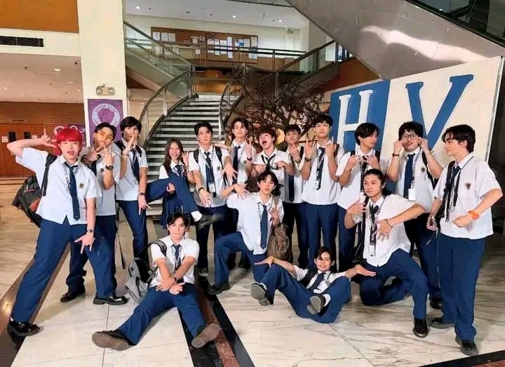 betito_tv86766's tweet photo. time has come. the taping is done. time to say goodbye:((
#mutyangsectionE
#keifer #Yuri #Jayjay #mutyangsectionE #HVIS https://t.co/r6g1GBVnna