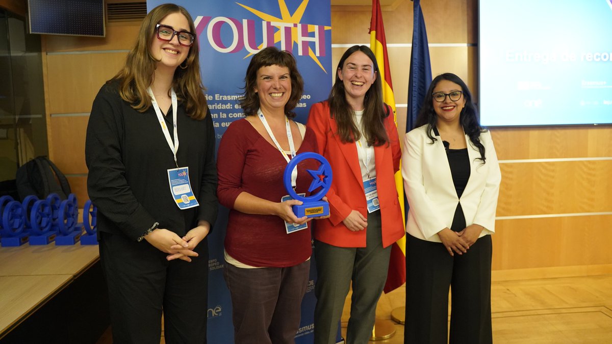 👏🏼 Aragón: Equipo Mandrágora. Por su trabajo por mejorar la sostenibilidad ambiental y social, con la participación e implicación de toda la sociedad. Sus programas y actividades giran en torno a la ecología urbana, el ahorro energético, las energías renovables, la