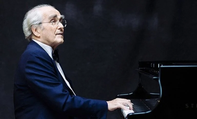 iShowTunes's tweet photo. Birthday Remembrance ~ #MichelLegrand (1932-2019)
Michel Legrand was a 3X @TheAcademy Award-Winning #French #Composer, whose gorgeous melodies will forever remain a quintessential part of the World's musical tapestry.
#IWillWaitForYou #WindmillsOfYourMind #TheSummerKnows #Yentl https://t.co/8zndO2edOT