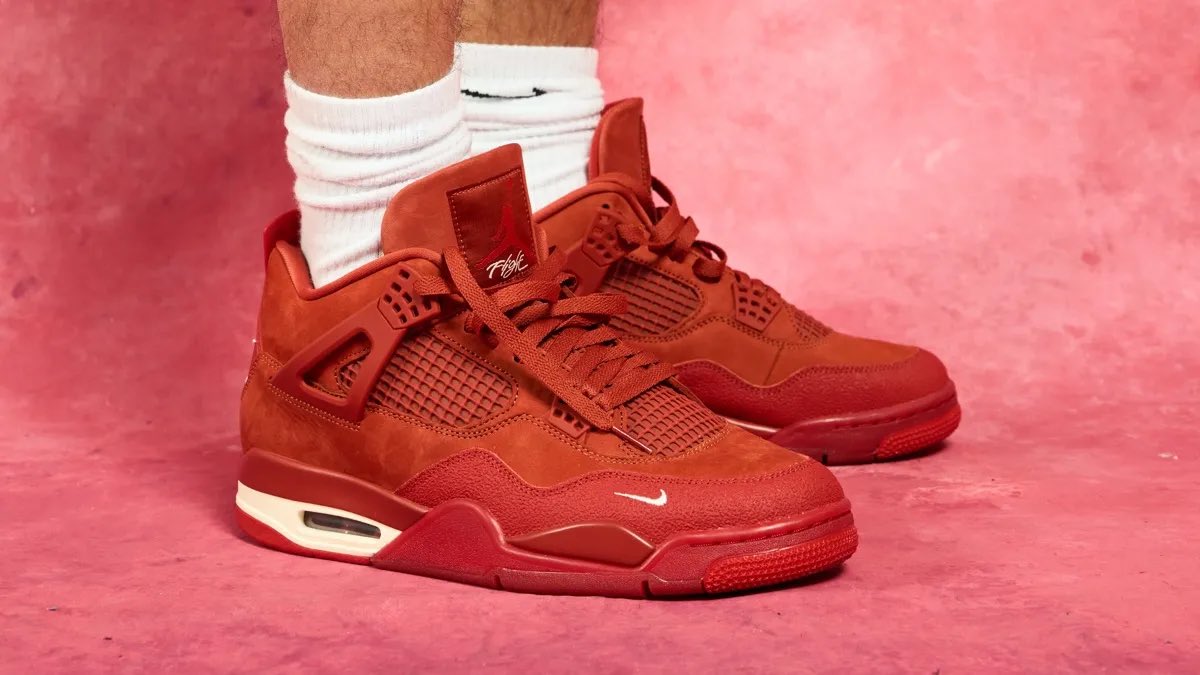 nicekicks's tweet photo. THEY STOLE THE BRICKS! 😳🧱
Close to 2,000 pairs of Nigel Sylvester’s upcoming Air Jordan 4 collab were stolen during a January 13 train heist in Arizona 🏜️

According to @latimes, thieves allegedly cut an air brake hose on a BNSF freight train and unloaded 1,985 (MJ year is crazy) pairs of unreleased Nikes worth more than $440,000 😮‍💨

The shoes are expected to release on March 14 for $225 🗓️