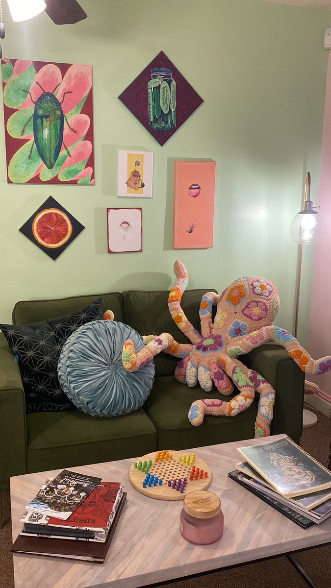 She’s in her spot 💗 <a href="/nenaplush/">nena🍑</a>