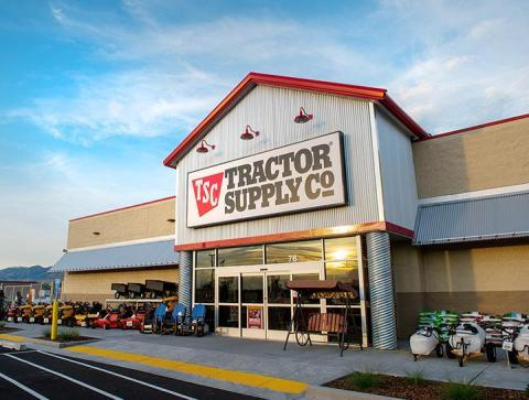 Chain Store Age recently interviewed T-Mobile Senior VP George Fischer about how retailers innovate with its #5G #technology. For example, it powers an in-store #generativeAI for Tractor Supply Company associates. Read the article: dy.si/usB6d