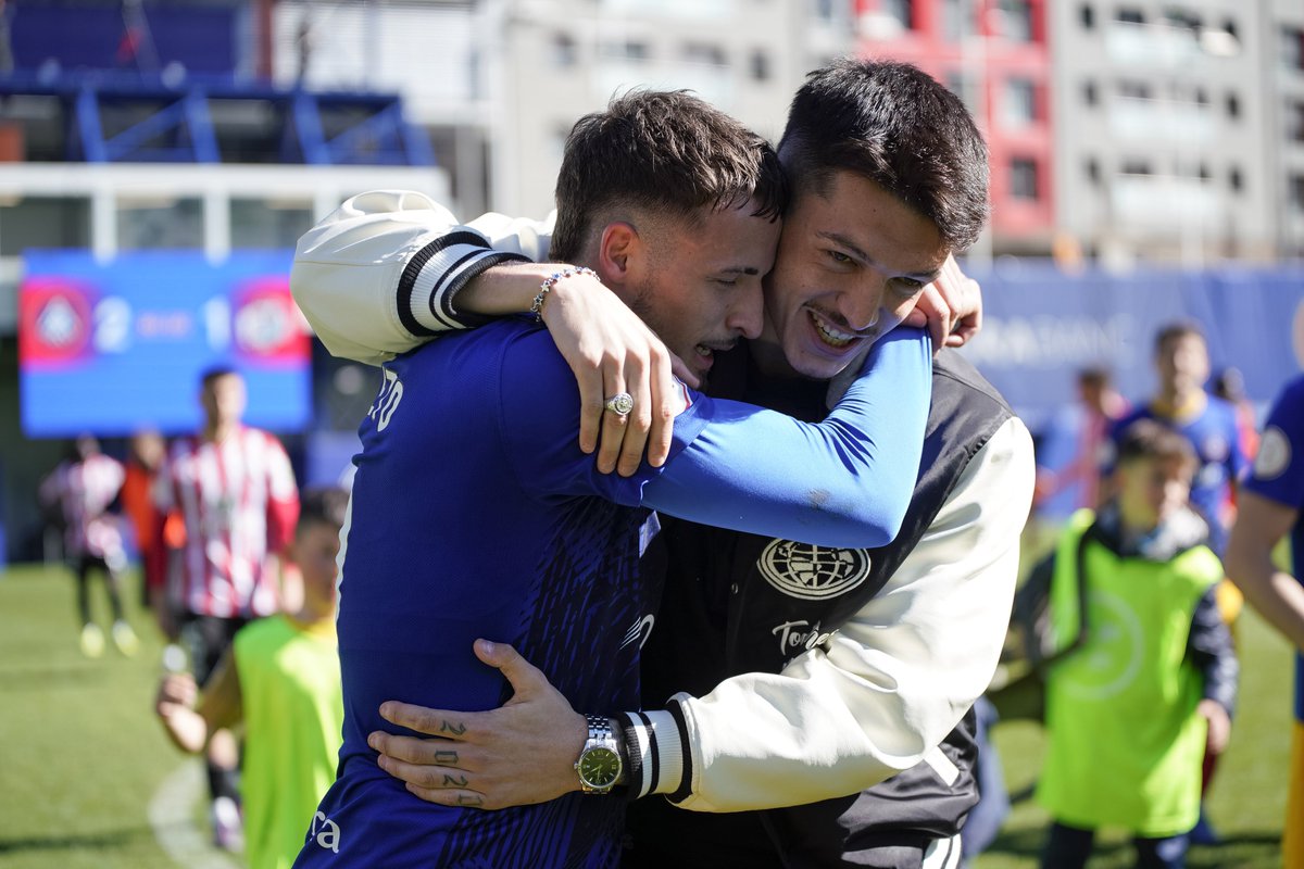 ⚽️⚽️⚽️⚽️⚽️⚽️⚽️⚽️⚽️⚽️⚽️⚽️⚽️⚽️

En aquesta imatge hi ha 14 gols

<a href="/M_nieto9/">Manuel Nieto Sánchez</a> x <a href="/lautarodeleon10/">Lautarodeleon10_</a>