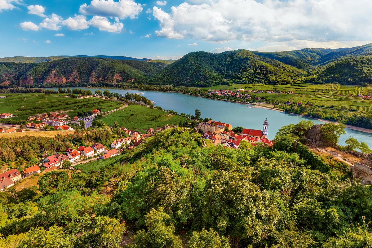 WhereYinzGoin's tweet image. Sail on the #Danube to #Durnstein, #Austria, on your #AmaWaterwaysRiverCruise, where you can hike to Dürnstein Castle, which was inhabited from 1138-1679. Learn more: amawaterways.com/agent/MattWith…

Matt@DreamsByDesignTravel.com
 
📷#AmaWaterways