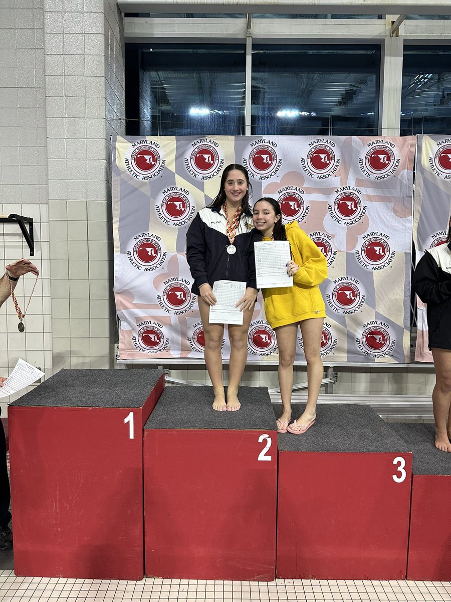 BCCSwimandDive's tweet photo. MPSSAA State Diving Championships

Dylan Imirowicz (🥈)
Avery Moffitt (🥈)
Eden Brenner (🥉)
Audrey Gee (5th) https://t.co/NszeuXghbG