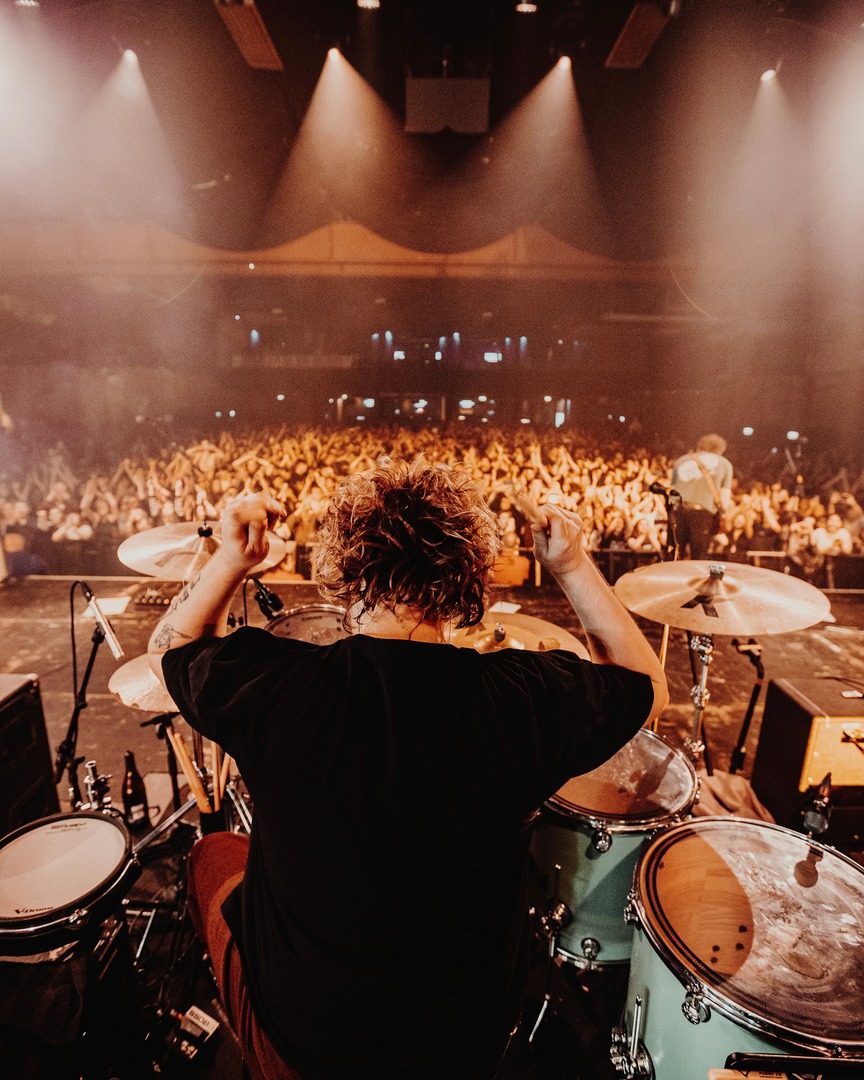 CircaWaves's tweet photo. Manny, that was another level! Big love to everyone who came out and made it special. Thank you for having us... until next time 🖤 https://t.co/G8i0SVgH2O