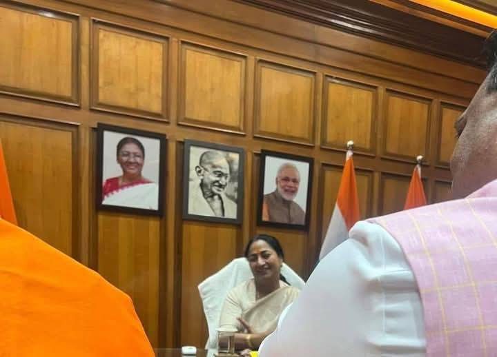दलित आर्मी (बेबाक आवाज) (@dalitarmy1) on Twitter photo मुख्यमंत्री ऑफिस से बाबासाहेब अंबेडकर और भगत सिंह जी की तस्वीर हटा दी गई है।
अब तो आप समझ गए होंगे कि भाजपा बाबासाहेब अंबेडकर और भगत सिंह जी से कितनी नफरत करती है 👇
#भाजपा_दलित_विरोधी
<a href="/DalitTime/">Dalit Times | दलित टाइम्स</a> <a href="/dalit_ek/">Dalit Lives Matter</a> <a href="/DalitDastak/">Dalit Dastak | दलित दस्तक</a> <a href="/DalitOnLine/">Ashok Bharti</a> <a href="/IDalitAwaaz/">Dalit Awaaz</a> <a href="/ambedkariteIND/">The Dalit Voice</a> <a href="/narendramodi/">Narendra Modi</a> मुख्यमंत्री ऑफिस से बाबासाहेब अंबेडकर और भगत सिंह जी की तस्वीर हटा दी गई है।
अब तो आप समझ गए होंगे कि भाजपा बाबासाहेब अंबेडकर और भगत सिंह जी से कितनी नफरत करती है 👇
#भाजपा_दलित_विरोधी
<a href="/DalitTime/">Dalit Times | दलित टाइम्स</a> <a href="/dalit_ek/">Dalit Lives Matter</a> <a href="/DalitDastak/">Dalit Dastak | दलित दस्तक</a> <a href="/DalitOnLine/">Ashok Bharti</a> <a href="/IDalitAwaaz/">Dalit Awaaz</a> <a href="/ambedkariteIND/">The Dalit Voice</a> <a href="/narendramodi/">Narendra Modi</a>