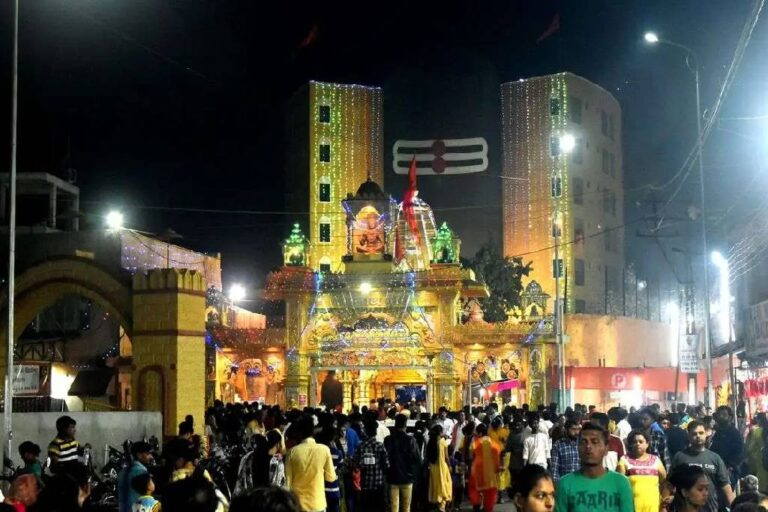 NewsCapitalGJ's tweet photo. જૂનાગઢમાં મહાશિવરાત્રીના મેળાથી સ્થાનિક અર્થતંત્રને વેગ મળ્યો, વેપારીઓને ફાયદો
વધુ માહિતી માટે વાંચો ⬇:
https://t.co/ip5Nu89EnD
#Junagadh #MahaShivaratri #LocalEconomyBoost #ShivaratriFestival #BusinessGrowth https://t.co/Xs4cPTnQcw