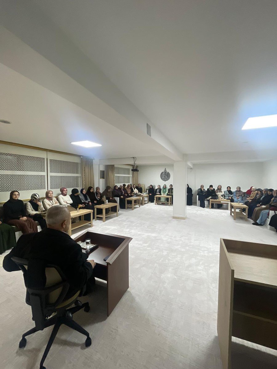 Bugün, öğrencilerimizle birlikte Mehmet Akif Ersoy Gençlik Merkezi’nde çok değerli İl Müftümüz Abdullah Pamuklu ile keyifli bir söyleşi gerçekleştirdik.
<a href="/omer_ilman/">Ömer İlman</a> <a href="/GSB_Denizli/">Denizli Gençlik ve Spor İl Müdürlüğü</a> <a href="/vildanbasbug/">Vildan Basbug 🟢 🇹🇷</a>