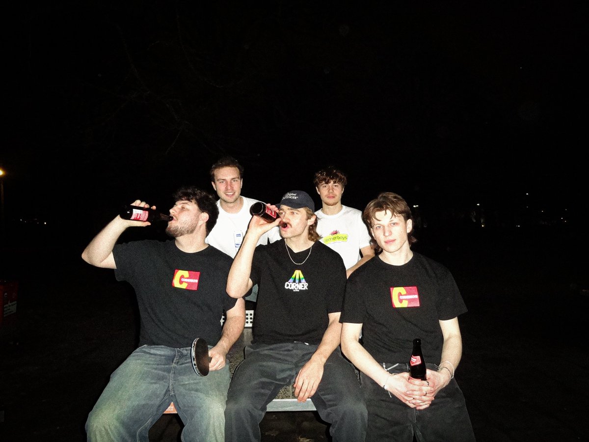 MEIN NEUER MERCH IST DA

cornerboys.de