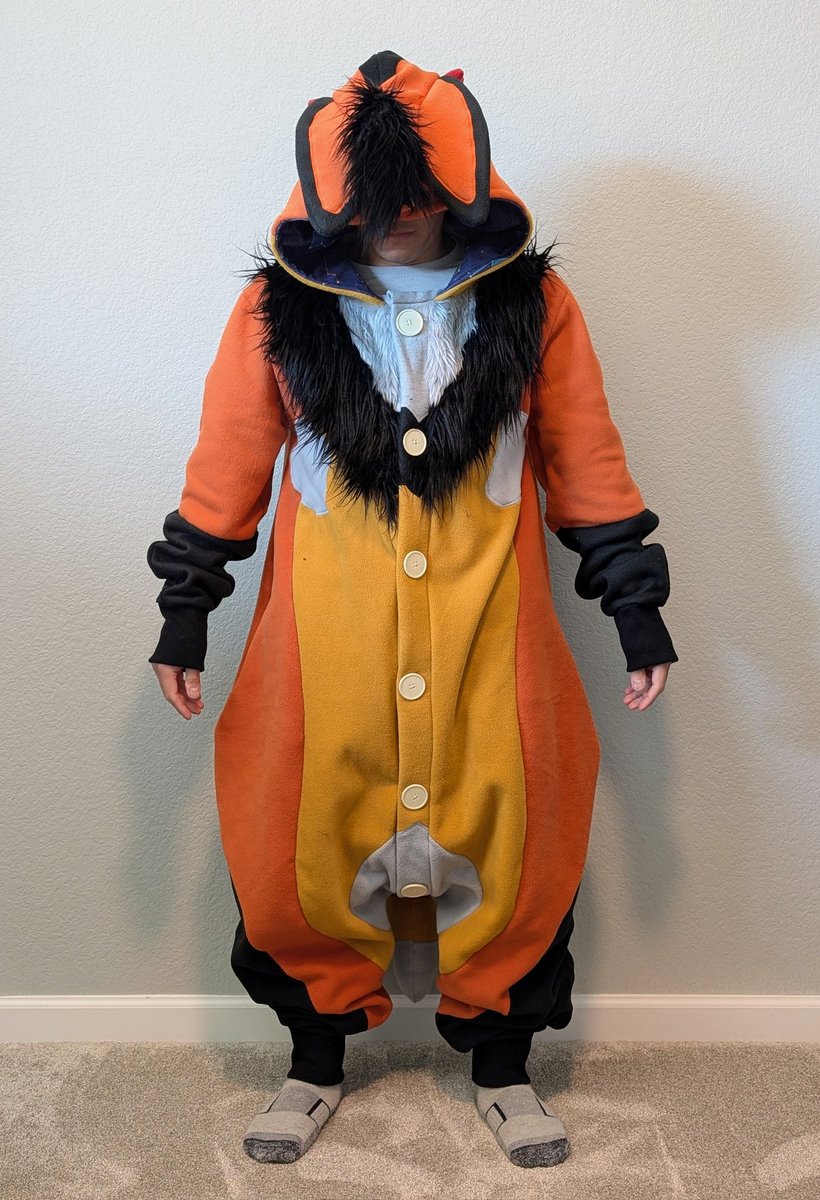 DizzignerClub's tweet image. Completed kigu for leggy.link on bsky.