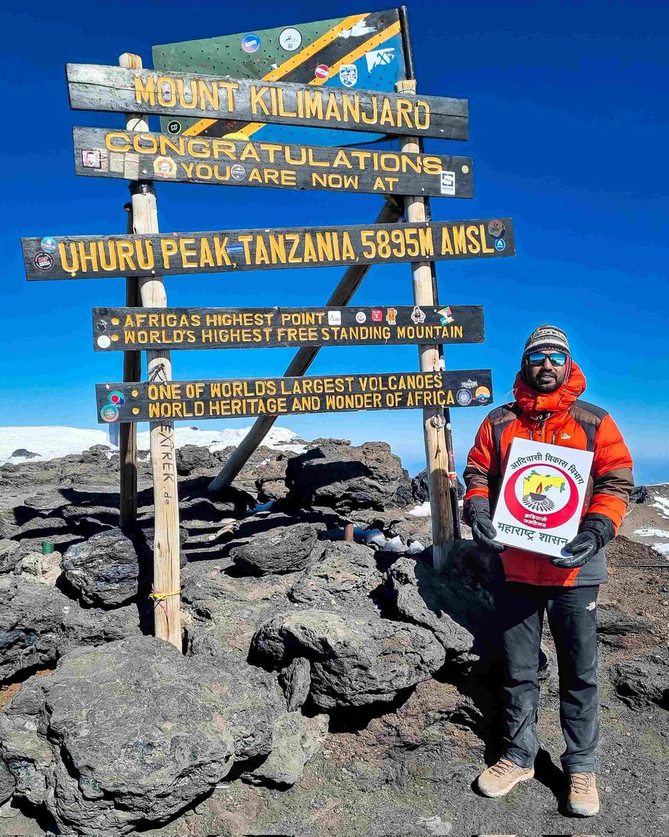 #पुणे जिल्ह्यातील पहिले आदिवासी गिर्यारोहक निखिल कोकाटे यांनी आफ्रिकेतील सर्वोच्च शिखर किलीमांजारो यशस्वीपणे सर केल्याबद्दल त्यांच्या या ऐतिहासिक यशाबद्दल मुख्यमंत्री <a href="/Dev_Fadnavis/">Devendra Fadnavis</a> आणि आदिवासी विकास मंत्री <a href="/drashokuike_mla/">Dr.Ashok Uike</a>  यांनी  केले अभिनंदन.