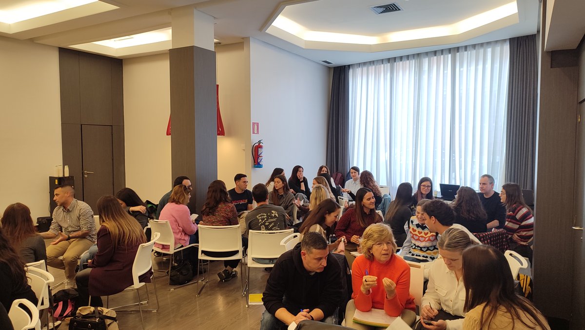 AsociacionLiber's tweet photo. 👥Terminamos la sesión con un intercambio de opiniones en el que, por grupos, se han expuesto y debatido casos para reflexionar cómo se podría actuar.

Interesante y productivo intercambio de situaciones para todos y todas 👏 https://t.co/o8gsBx6bYD