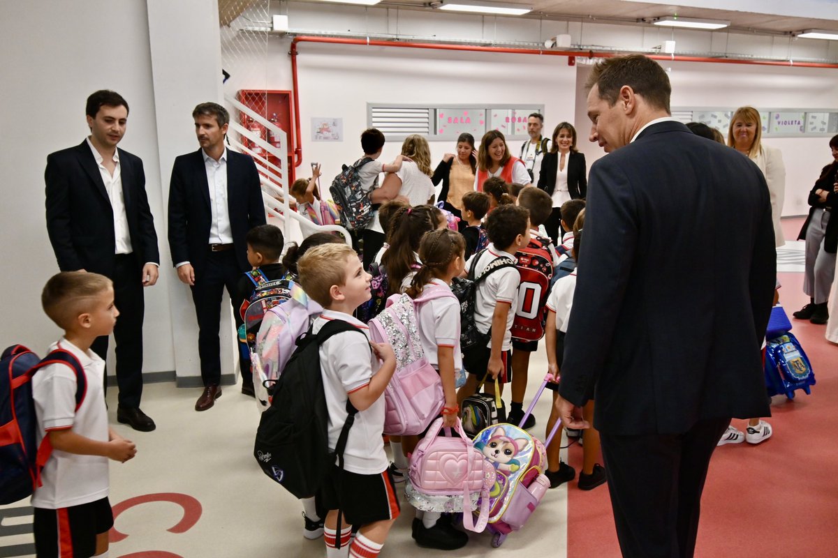 Día histórico para el Club: inauguramos el nuevo edificio del Colegio River!
Nuestro Club crece en todos los sentidos, veníamos avanzando a pasos agigantados en las obras que estamos llevando adelante, pero nos parecía que el Colegio River no podía ser ajeno a esta revolución de
