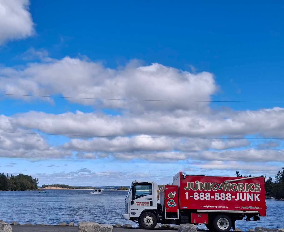 When you need junk removed fast, but also with the environment in mind 🌎, we've got you ! 

Just another beauty day hauling junk &amp; recycling in Nova Scotia by our local crew ! 🚛♻️

#junkremovalnearme #junkremovalservice  #halifaxns   
#novascotia #canadianowned