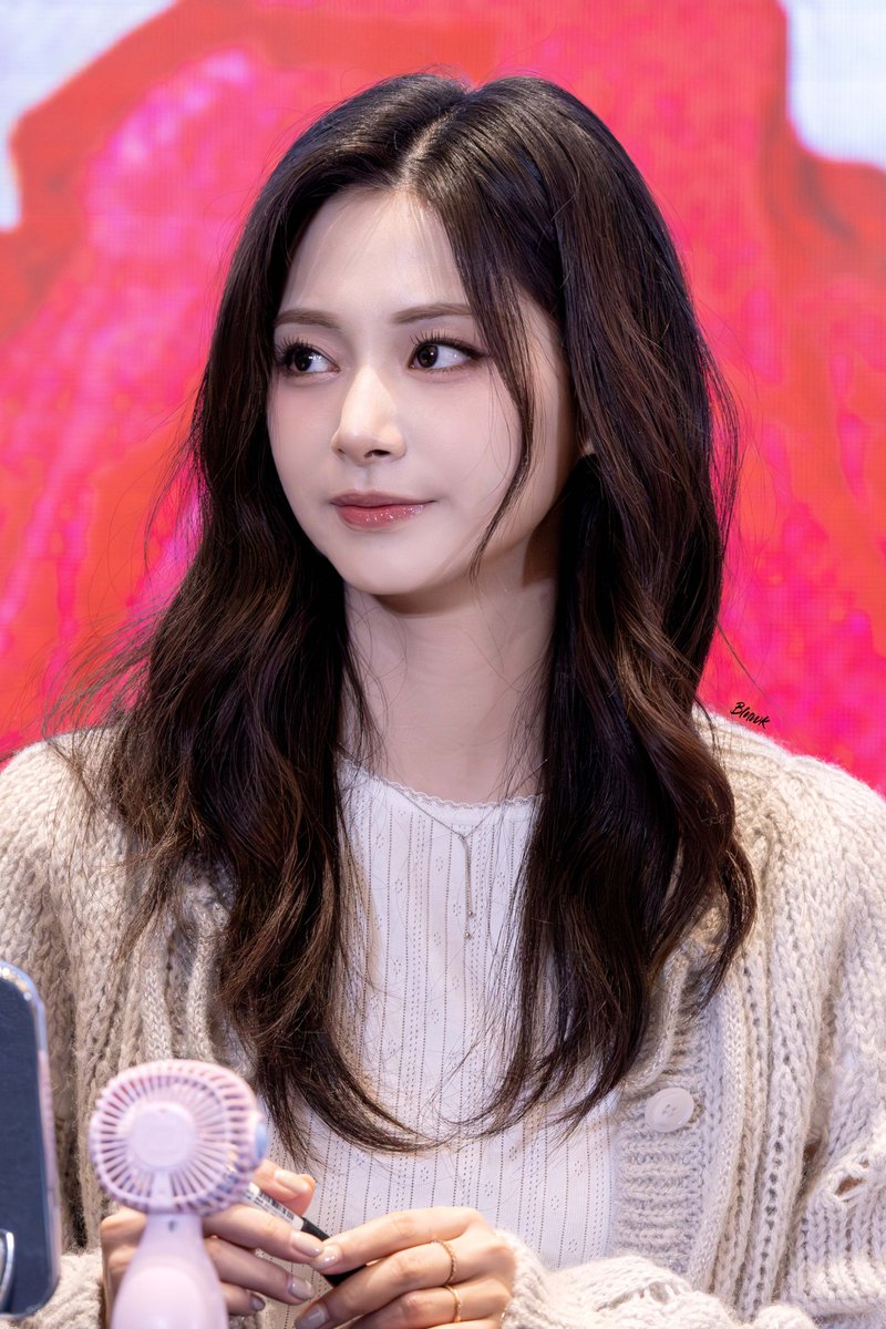 blnwk's tweet image. 250222

#쯔위 #子瑜 #TZUYU 
#트와이스 #TWICE